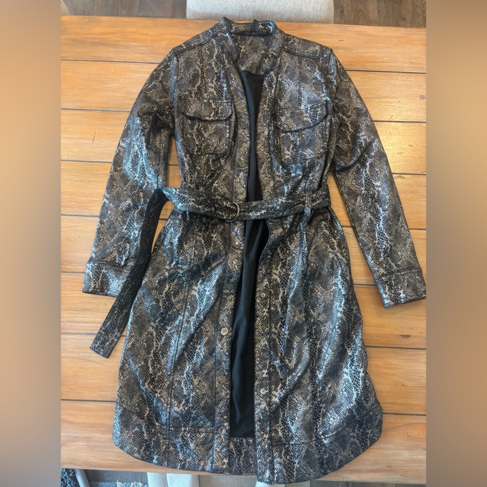 White House Black Market Women's Snake-Print Trench Coat - Black/Gray